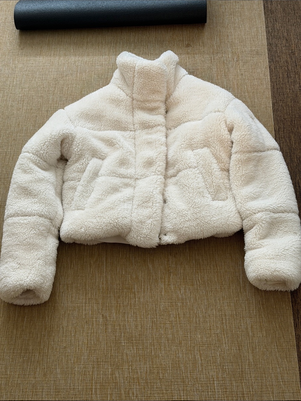 Alo Women's Cream Plush Sherpa Cropped Jacket